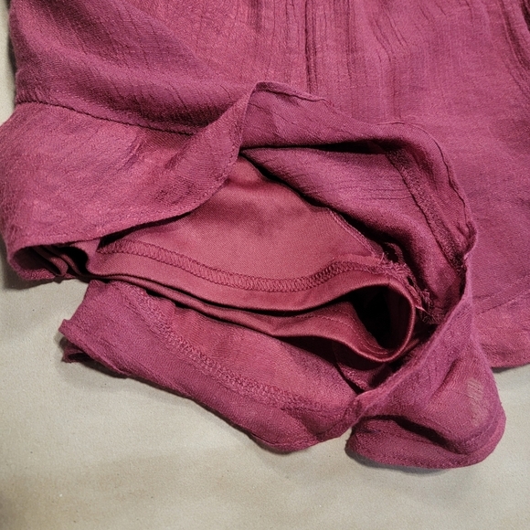 Wishlist Size M Wine / Burgundy Sleeveless, Open Back, Crepe Shorts Romper - Picture 13 of 15